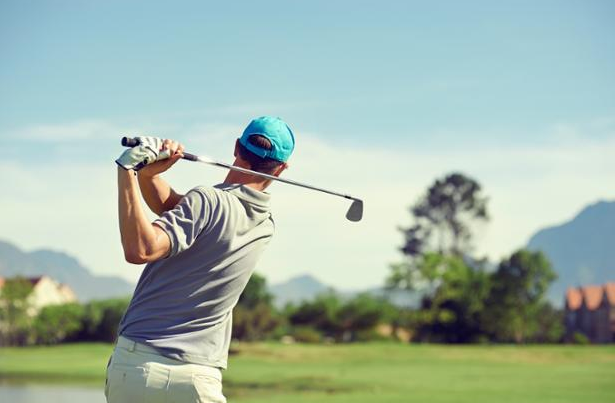 What golf injuries are common in the hand, wrist and elbow?