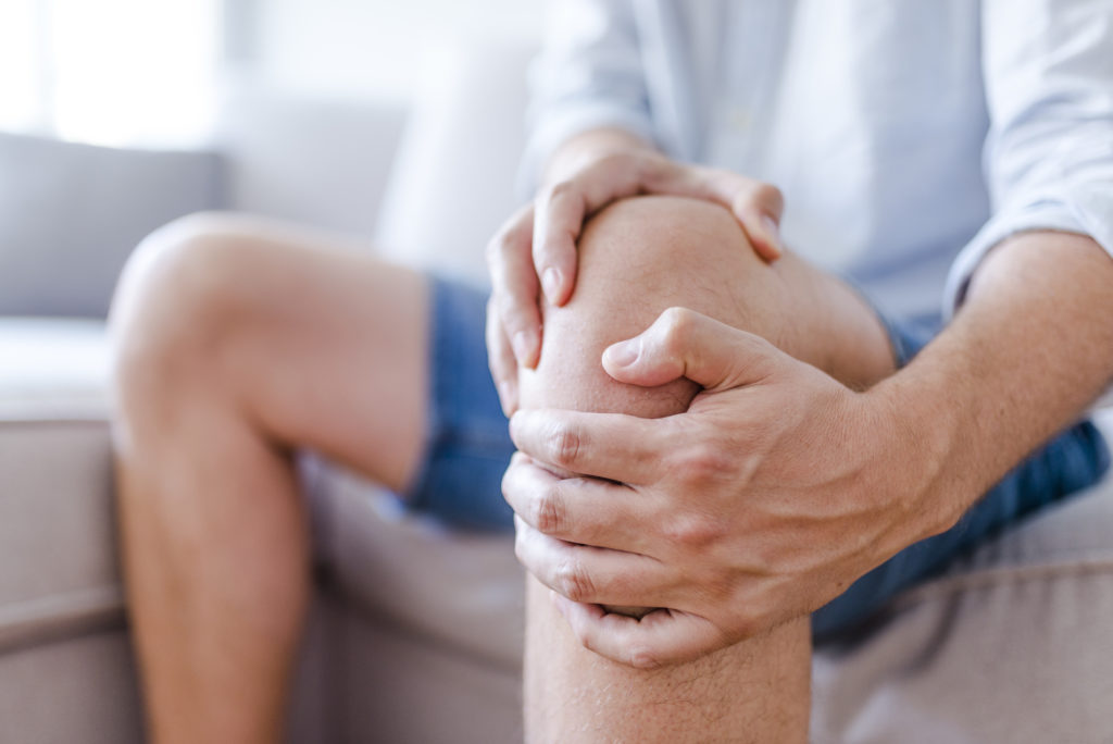 Pros and cons of double joint replacement surgery
